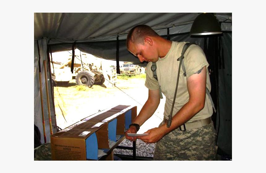 A Uniformed Man Places Mail Into Cardboard Boxes - Army Mail Man, HD Png Download, Free Download