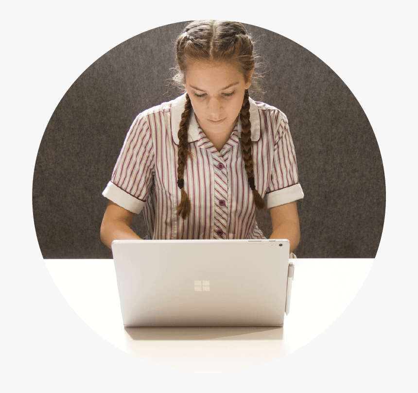 Girl At Computer - Netbook, HD Png Download, Free Download