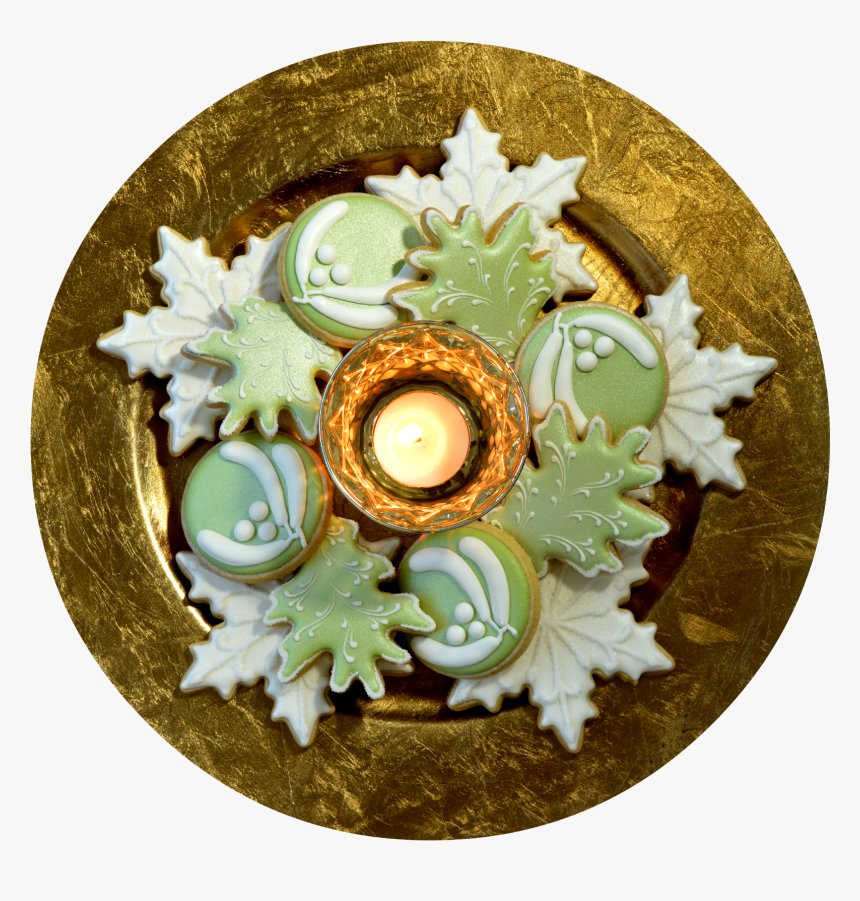 Gold Platter With Candle, Surrounded By Oak Leaf, Snowflake - Cake, HD Png Download, Free Download