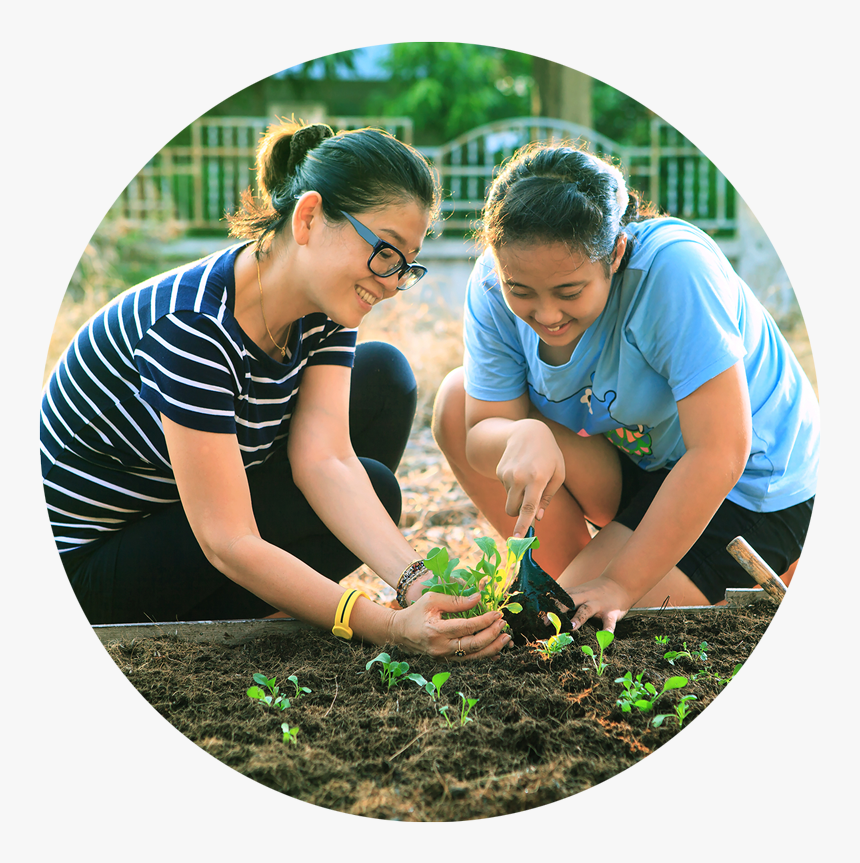 Toolboxcs Volunteers - Spending Time In Garden, HD Png Download, Free Download